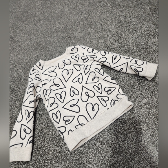 Heart design bundle. 4T. Carters and Cat and Jack. - Picture 6 of 8